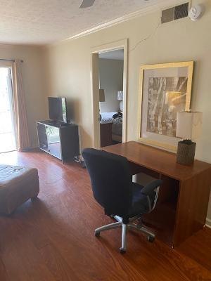 Photo - 2805 Northeast Expy