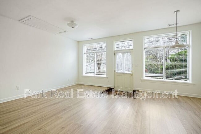 Photo - 505 N Greensboro St Unit A