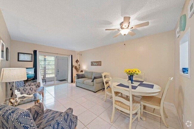 Building Photo - 1111 Lake Terrace Rental