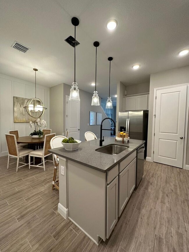 Building Photo - 6493 Cyrils Dr Rental