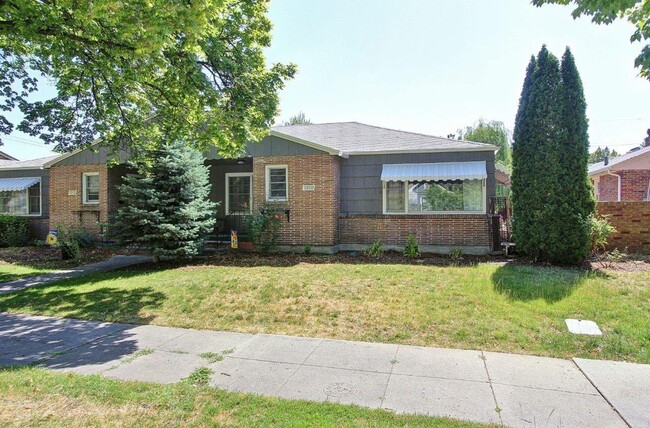 Building Photo - 1210 N 20th St
