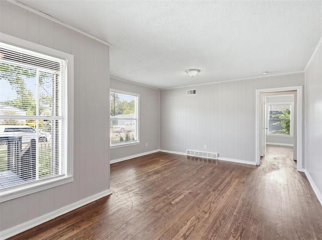 Photo - 2025 Westchester Dr