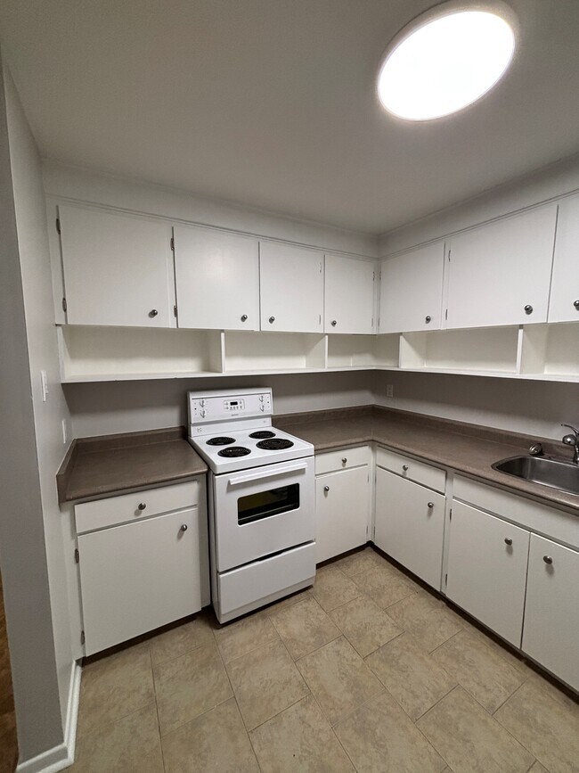 Photo - 52 Bissett Rd Unit 1