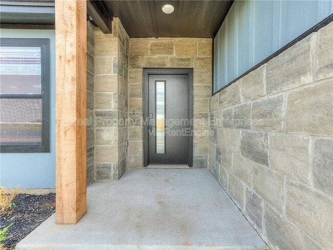 Photo - 8104 NW 151st Cir