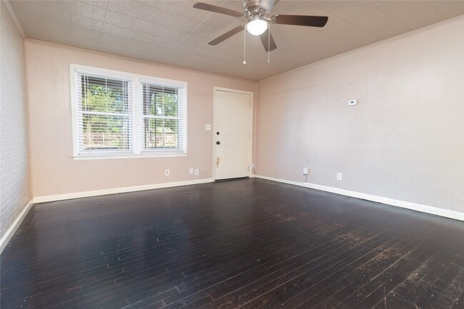 Photo - 4425 Harding Dr