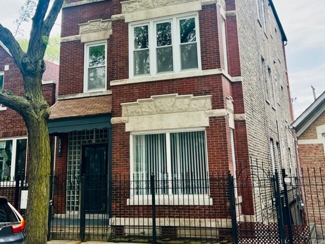 Building Photo - 2234 W Cullerton St