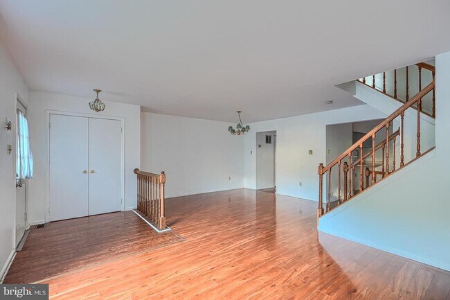 8 Lambeth Bridge Ct