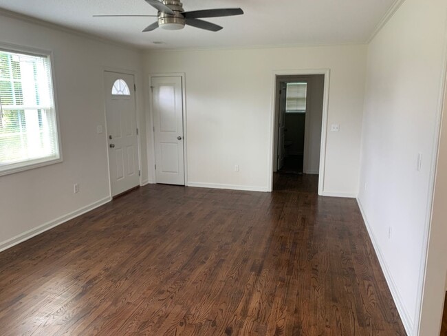 Photo - 727 23rd Ave E