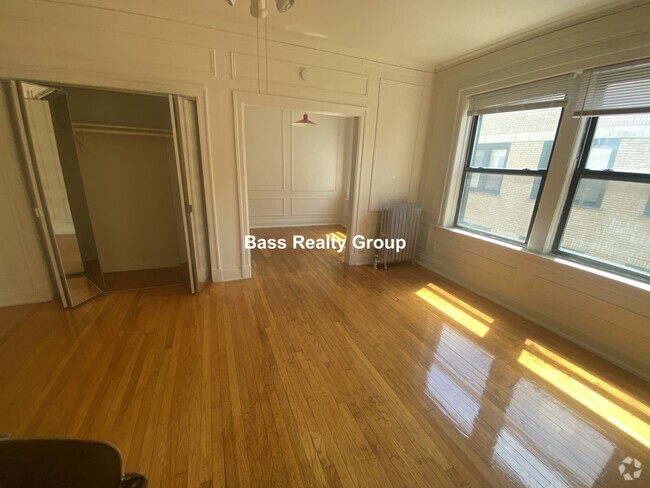 Building Photo - 5118 S Harper Ave Unit B15 Rental