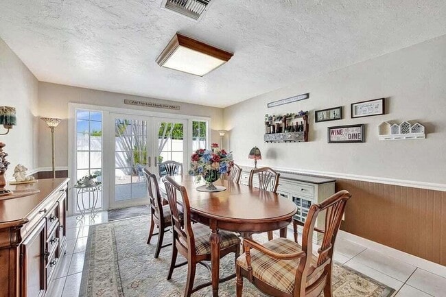 Photo - 7187 Thompson Rd