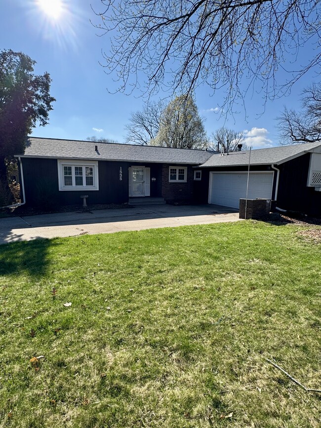 Photo - 1535 Monterey Ct