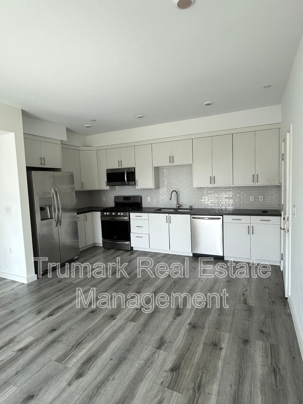 Photo - 11408 Sarah St Unit 205