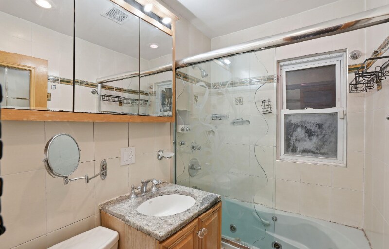 Photo - 82-01-8251 251st St