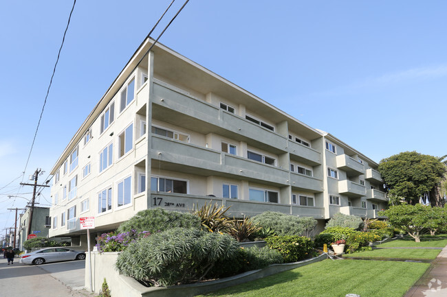 Venice Beach Atrium - Venice Beach Atrium Apartments