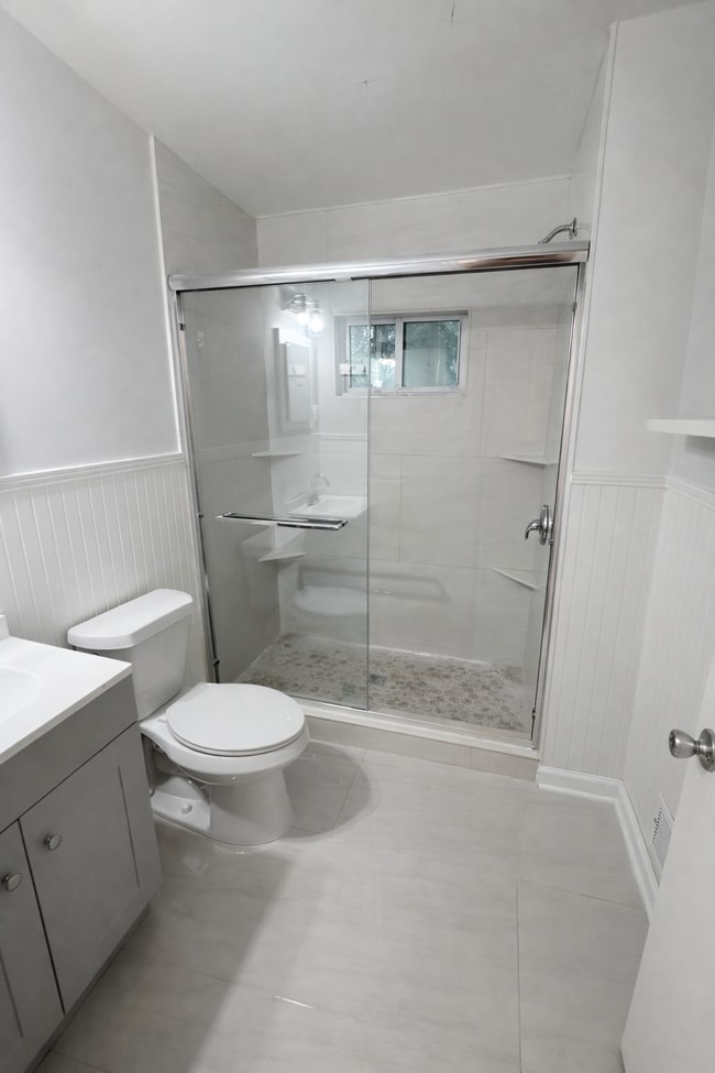 Photo - 1127 Clifton Rd N E