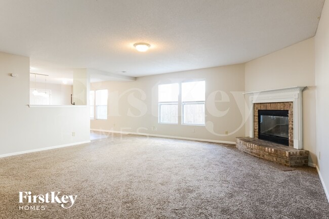 9214 Bainbridge Dr
