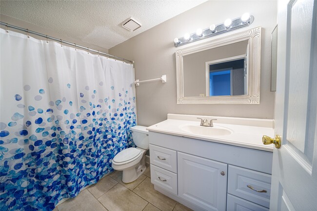 Building Photo - 2501 Gulf Fwy Unit 257C
