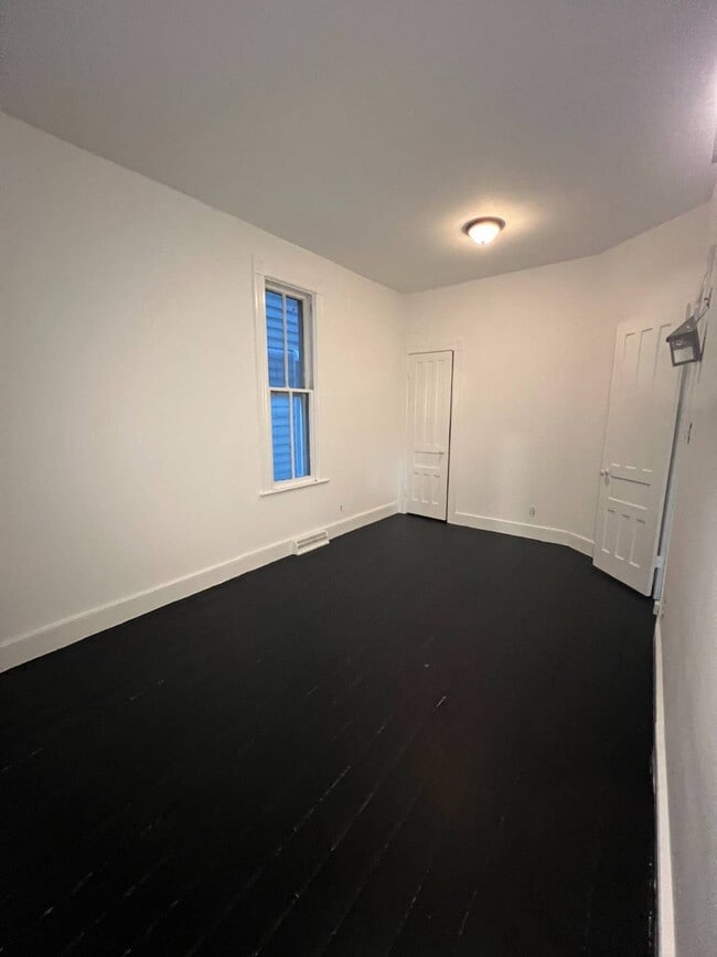 Photo - 124 Front St