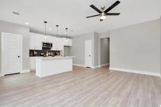 Photo - 309 Gans St