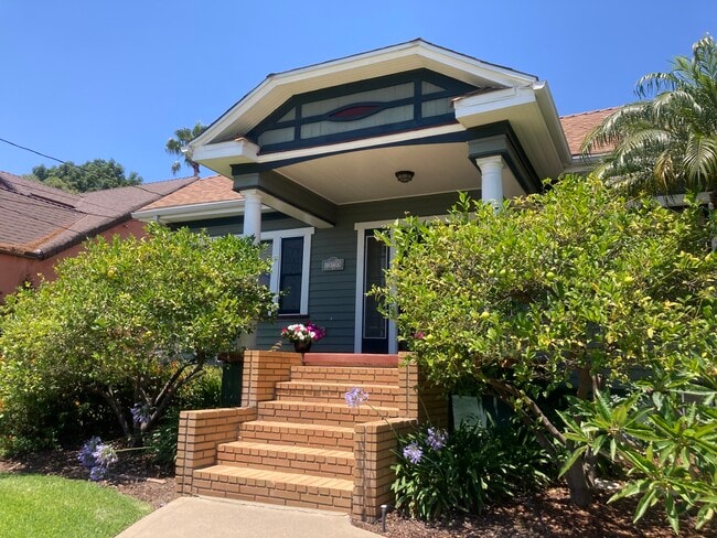 Photo - 13733 Franklin St