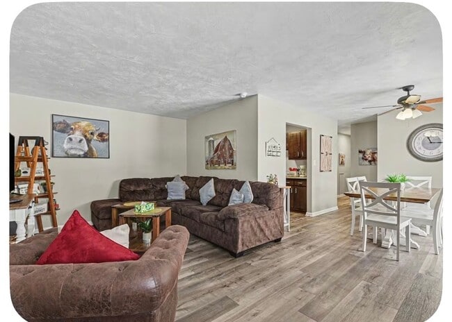 Building Photo - Beautiful Fully Furnished 2 Bedroom in Hummelstown. Minutes from Hershey.
