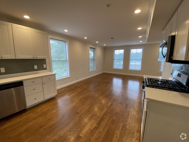 Building Photo - 2747 Washington St Unit 6 Rental