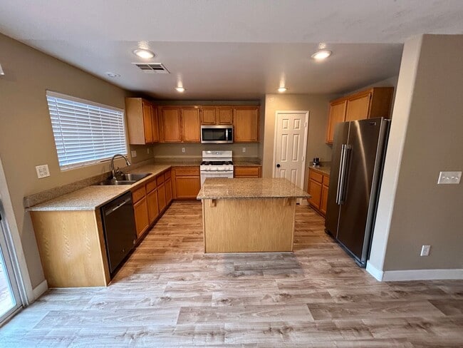 Photo - Charming 3 Bed/3Bath/1Car 2-Story Home nestled in this comfortable northwest community in Walnut ...