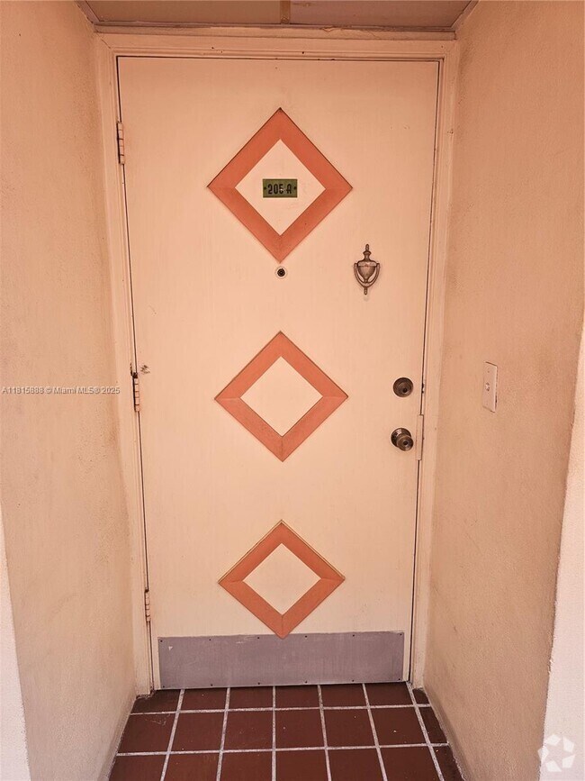 Building Photo - 215 SE 3rd Ave Unit 205A Rental