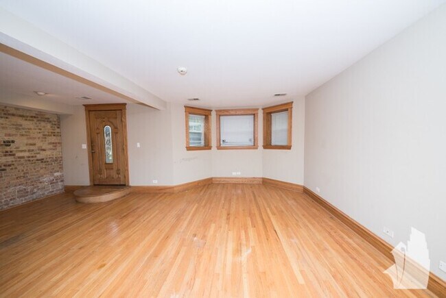 Photo - 2611 N Sawyer Ave Unit 2