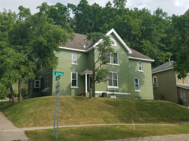 Photo - 605 E Main St Unit 1