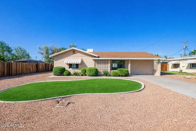 Building Photo - 4016 E Indianola Ave