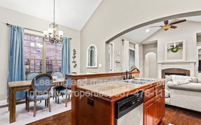 Photo - 303 Chimney Rock Blvd