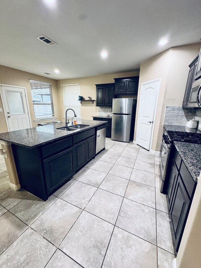 Photo - 1603 Laguna Meadows Tr