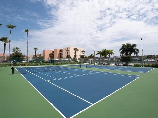 7405 Bay Island Dr S Unidad 224