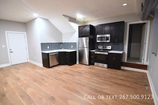 Building Photo - 1523 W Girard Ave Unit B1