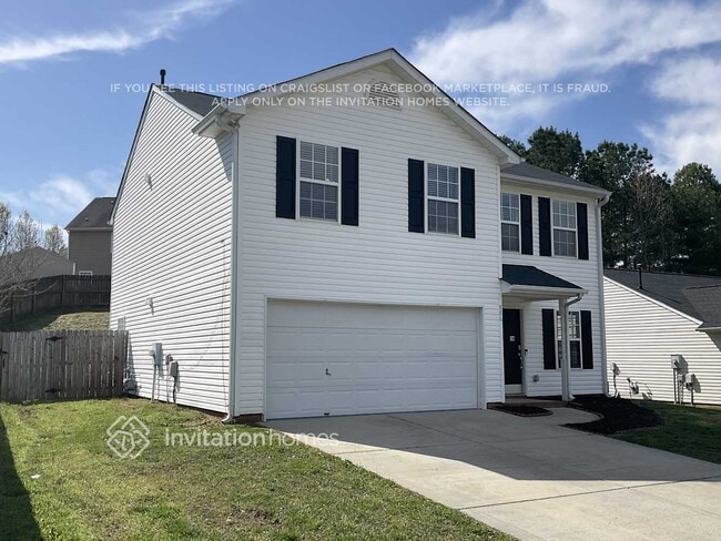 Photo - 886 Anchor Way NE