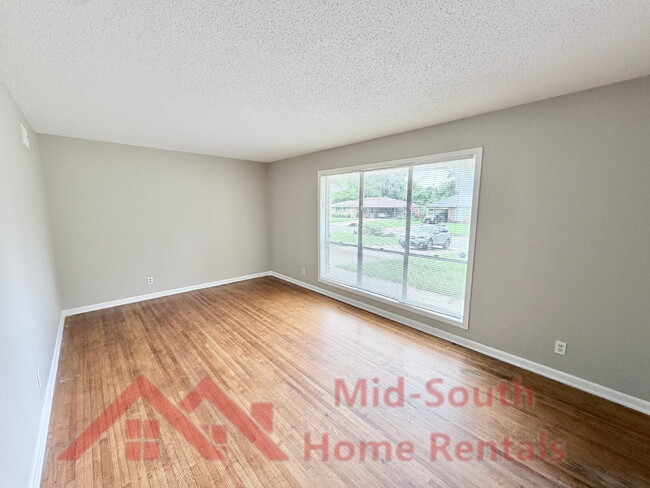 Photo - 480 Whiteville Ave