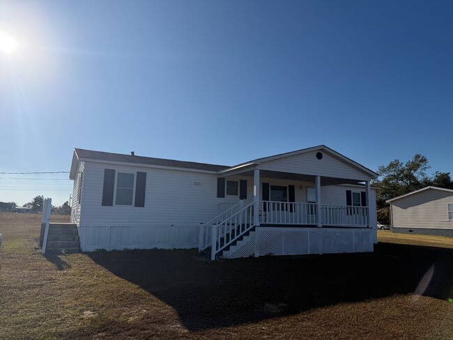 Building Photo - 3 Bed/2 Bath Mobile