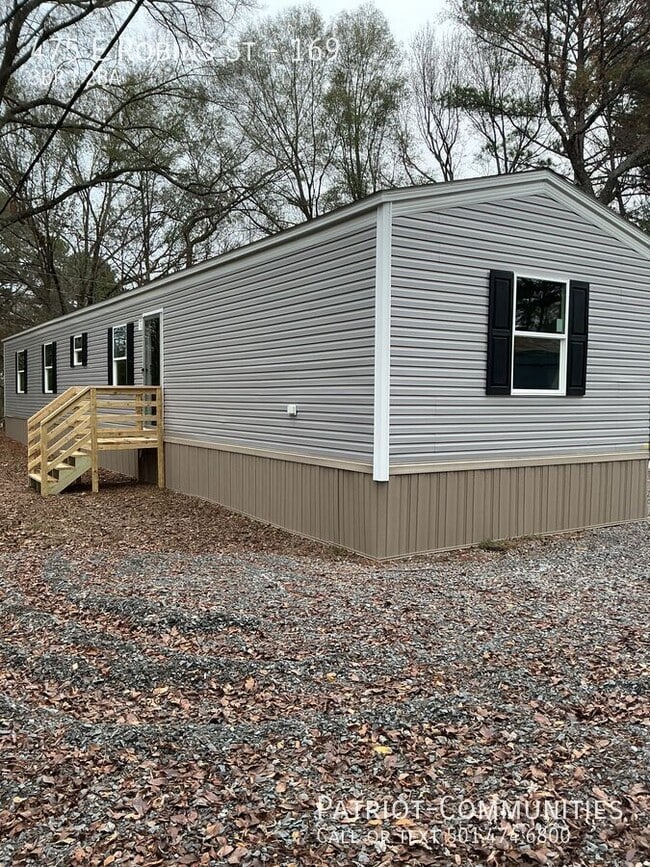 Building Photo - 475 E Robins St