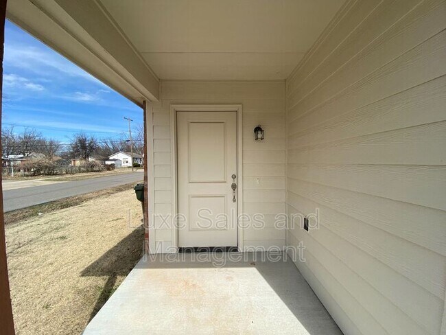 Photo - 303 E Himes St Unidad 1