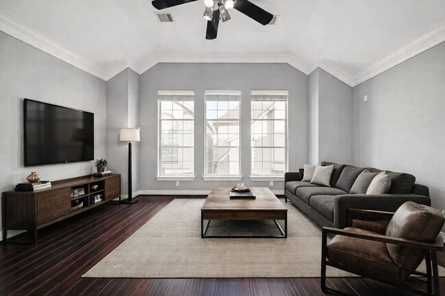 Photo - 3432 Cline St