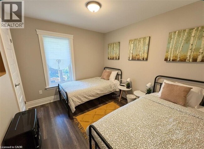 Photo - 691 Wilson St