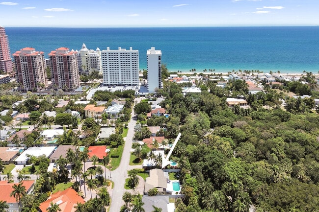 Building Photo - 3036 NE 19th St