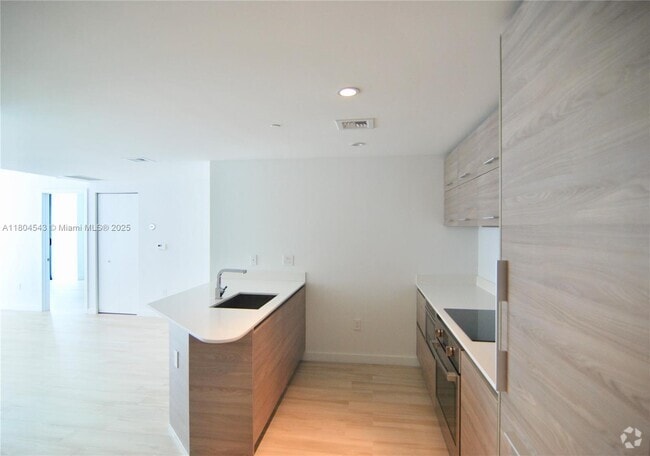 Building Photo - 1300 S Miami Ave Unit 4409 Rental