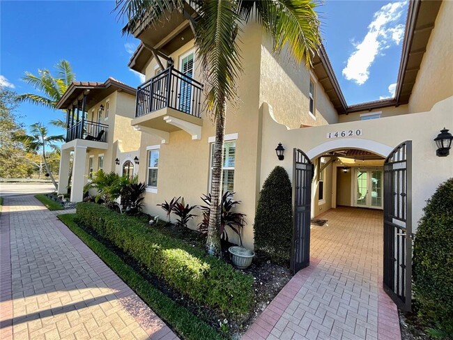 Building Photo - 14620 SW 15th St Rental