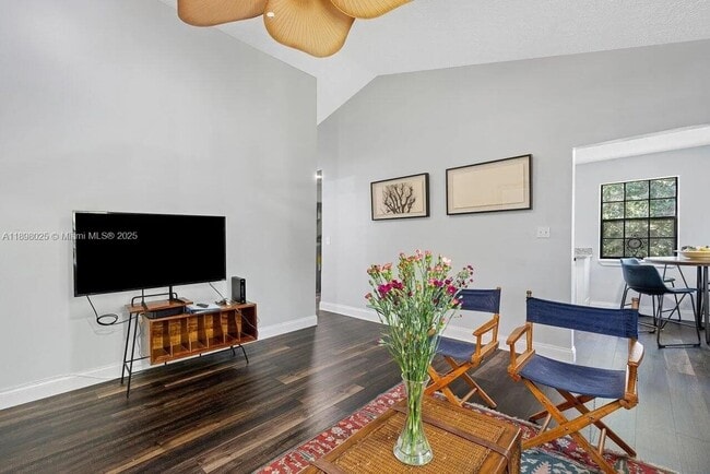 Building Photo - 1339 Gallop Dr Unit Barn Apt