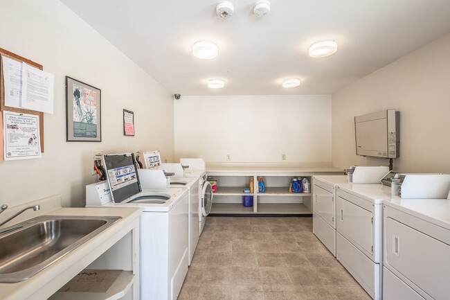 Photo - Woodlawn Apartments