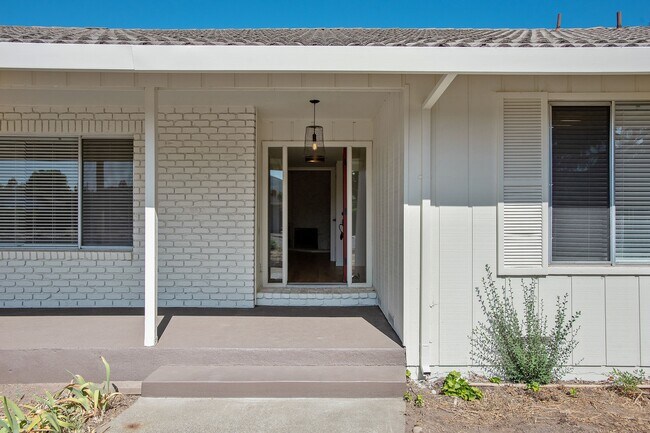 Building Photo - 19469 Victoria Ct Rental