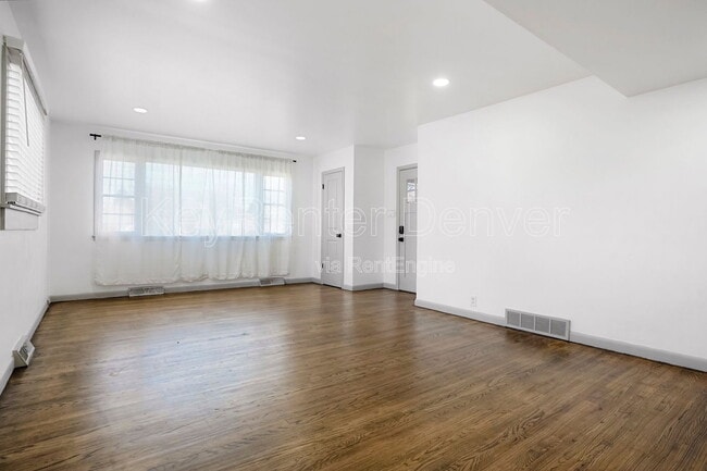 Photo - 741 S Wolff St