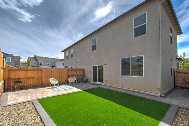 Photo - Terrific 4 bedroom available for rent - Al...